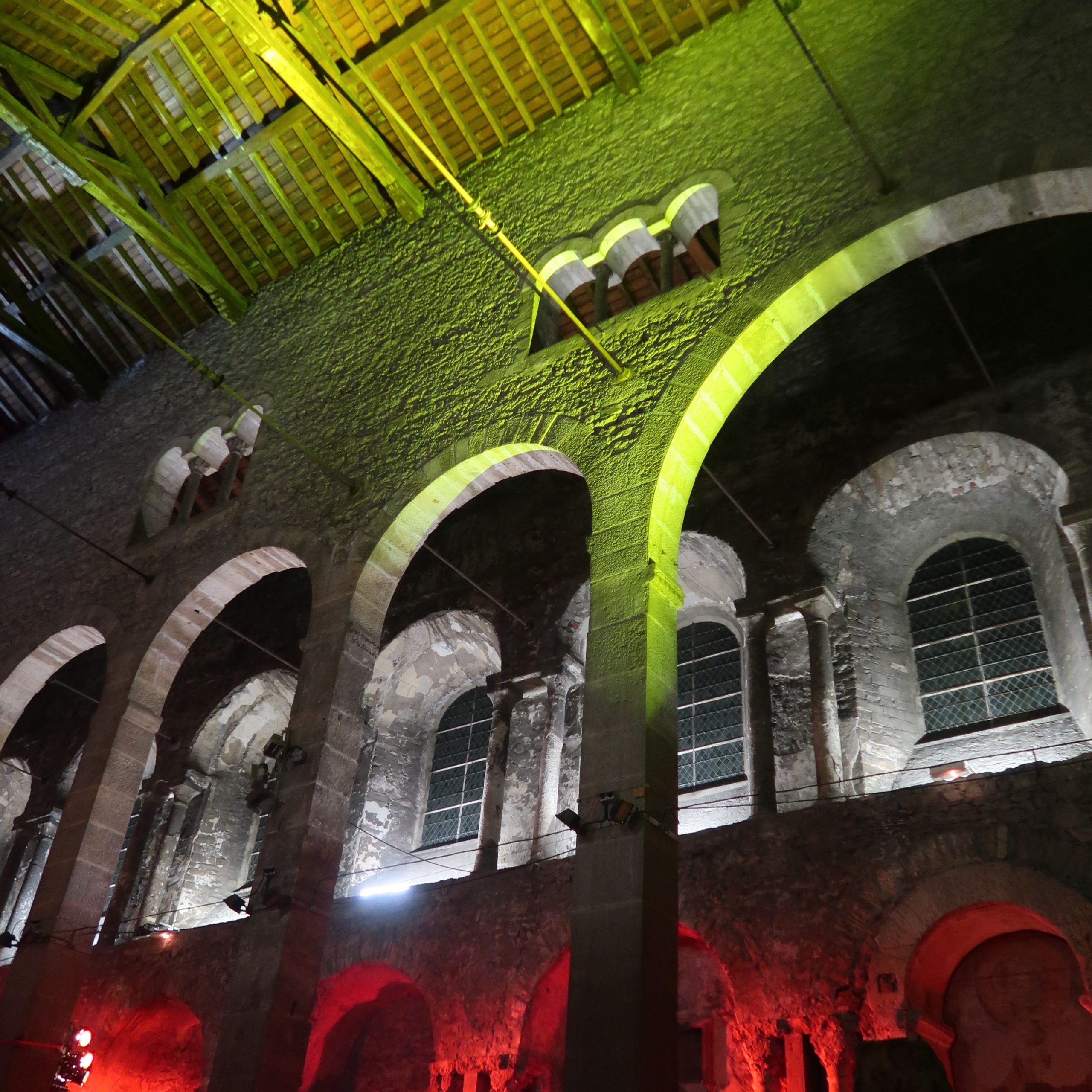 Mise en lumière du musée Lapidaire Saint-Pierre pour la Nuit des musées 2018 (Vienne)