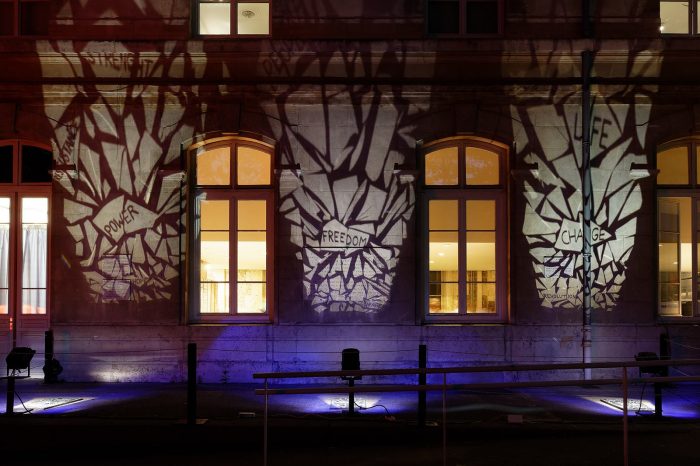 Projections mots et lumière sur façade CHRD Nuit des musées 2016