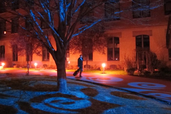 Photo illuminations de la cour Nord de la Manufacture des Tabacs pour les 60 ans de l'IAE Lyon